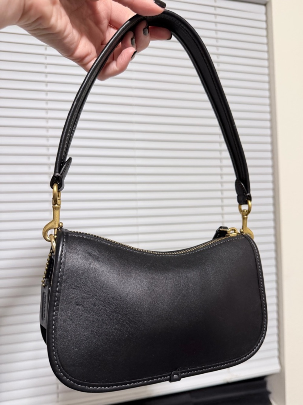 Coach Swinger 20 Black Brass Smooth Leather Archives 1941 Coach Originals C2643 - Picture 3 of 13